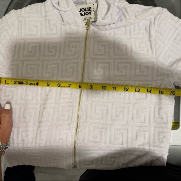 2 piece White Hooded short set with Gold Accents - Picture 10 of 11